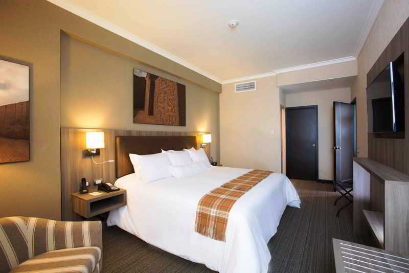Casa Andina Premium Trujillo Hotel Encalada Kültér fotó